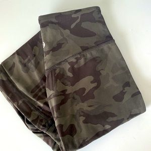 Align Jogger, 23’ Crop, Size 2